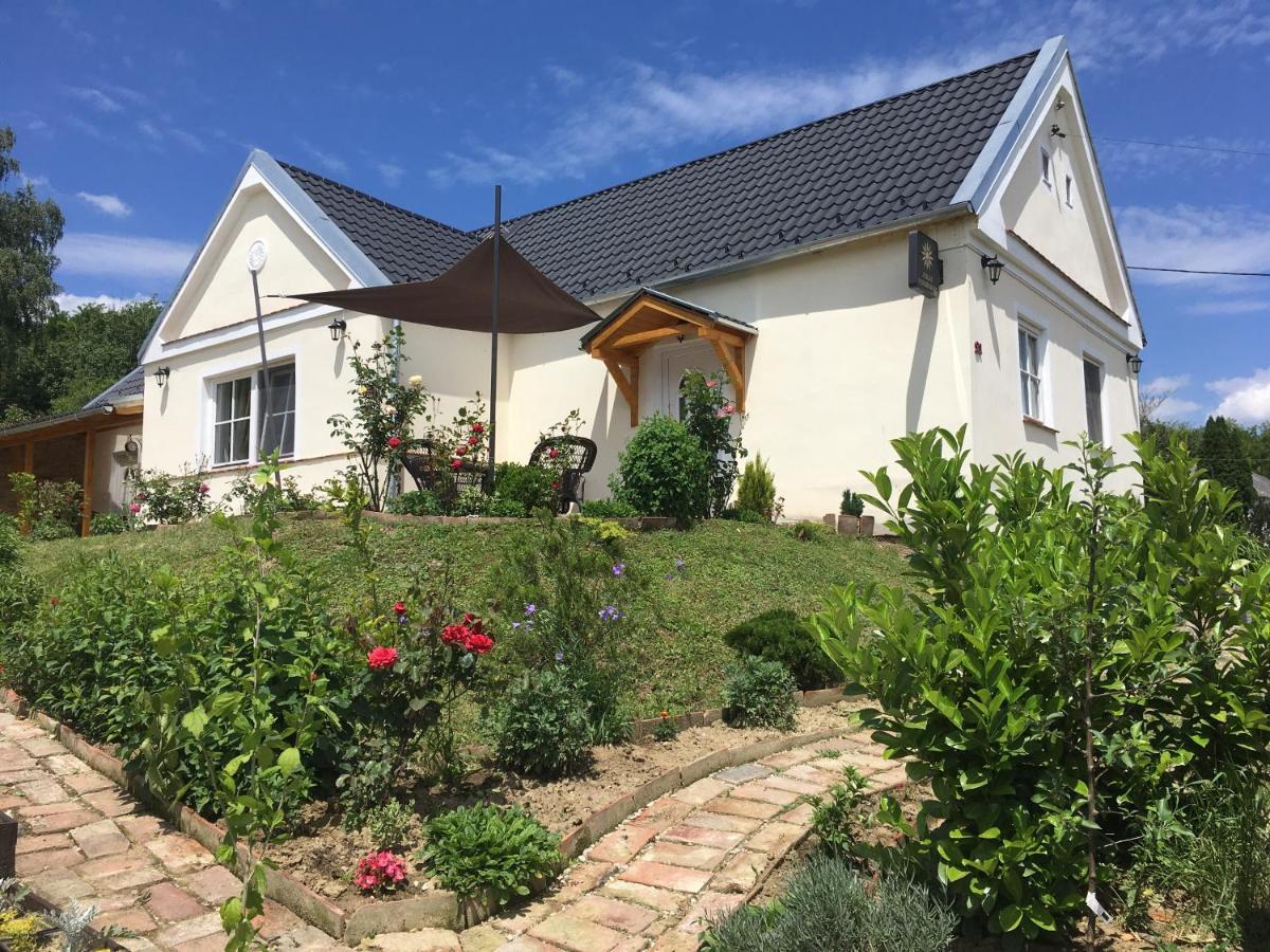Jokai Vendeghaz Homokkomarom Exterior foto