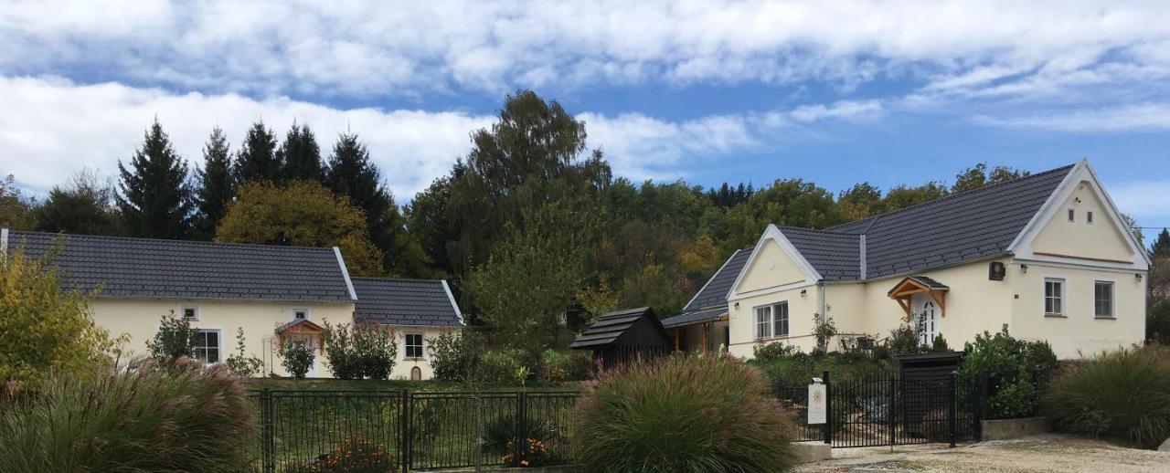 Jokai Vendeghaz Homokkomarom Exterior foto